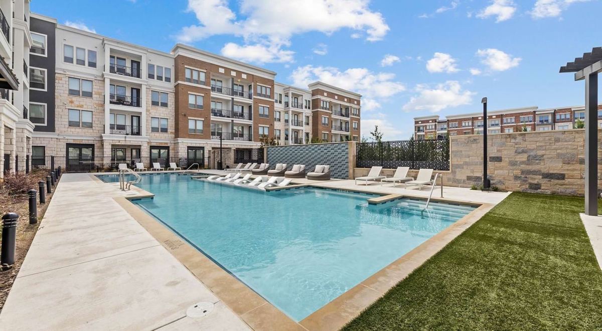 Apartments next to PGA headquarters, photo 1