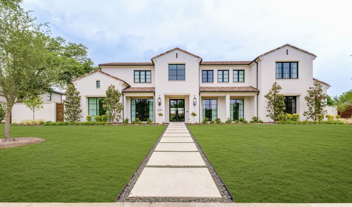 Custom home by a featured builder at The Preserve, photo 2